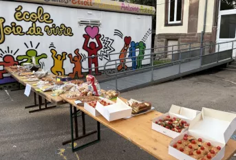 les délicieux plats salés apportés par les familles